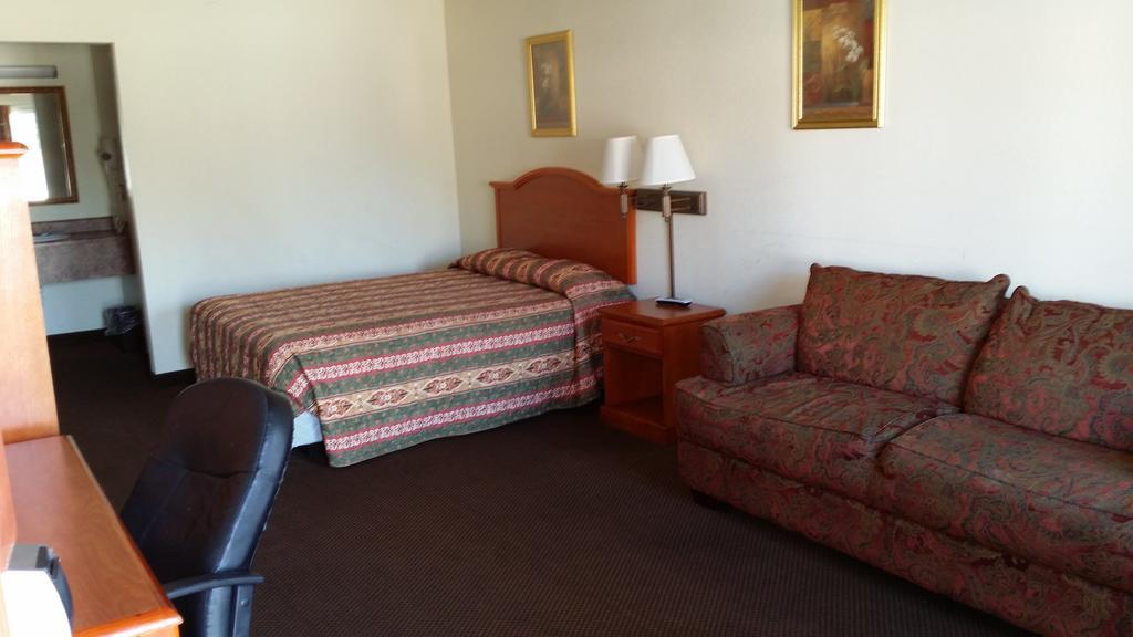 Cajun Inn Shreveport Room photo